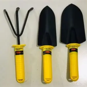 ALAT BERKEBUN 3 IN 1: SET SEKOP MINI DAN GARPU KUNING HITAM PRAKTIS UNTUK GARDENING