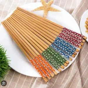 SUMPIT KAYU MANGKOK AMS PER PASANG DENGAN HIASAN PLASTIK WARNA WARNI BUNGA