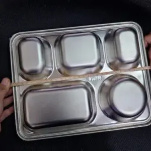 PIRING MAKAN SEKAT STAINLESS 5 IN 1 PRAKTIS TANPA TUTUP, COCOC UNTUK SEGALA HIDANGAN
